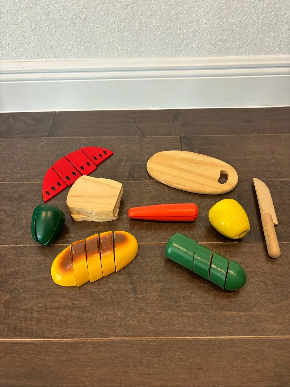 Melissa & Doug Wooden Play Food Set in Red, Green, Yellow, Orange, Natural Wood